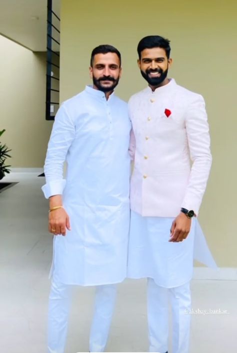 Wedding idea, men wedding idea Engagement For Men, White Kurta Men, Blazer For Men Wedding, Male Suits, African Male Suits, Shadi Dress, Pajama Men, Indian Groom Dress, Wedding Kurta