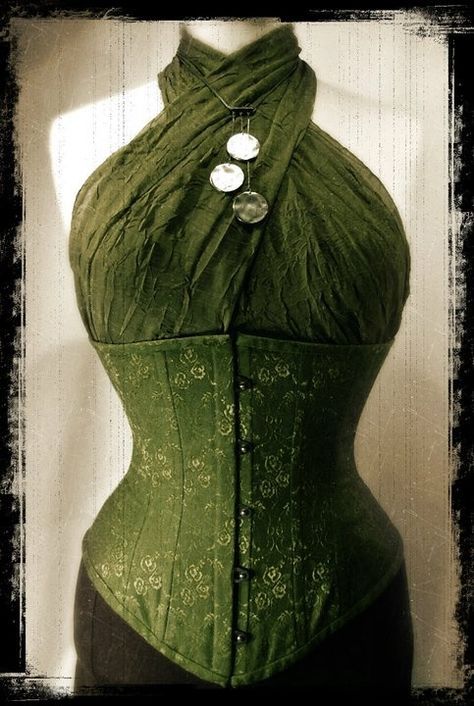 Love this! Green corset. Great way to alter an underbust corset. Moda Steampunk, Mode Steampunk, Green Corset, Underbust Corset, Fantasy Costumes, Elder Scrolls, Steam Punk, Steampunk Fashion, Fantasy Clothing