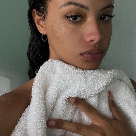 Maria Beltre on Instagram: "fresh" Maria Beltre, Be Kinder To Yourself, Marauders Fancasts, Fem Faceclaims, Posting On Instagram, Black Skin Care, Take A Bath, Hydrated Skin, A Gentle Reminder