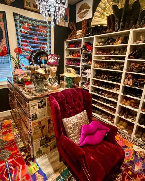 26 Maximalist Decor Ideas That Just Work Eclectic Dressing Room, Maximalist Dressing Room, Maximalist Guest Bedroom, Maximalist Organization, Vintage Closet Ideas, Eclectic Glam Bedroom, Maximalist Closet, Glam Room Ideas, Maximalist Apartment