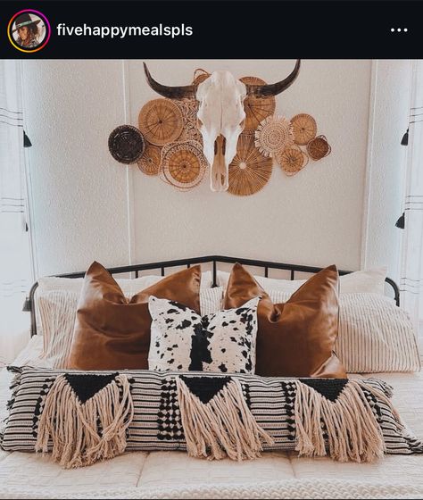 Boho Western Bedroom, Western Boho Bedroom, Western Boho Home Decor, Cowgirl Bedroom, Farmhouse Printables, Western Living Room, Western Bedroom Decor, Western Rooms, Western Bedroom