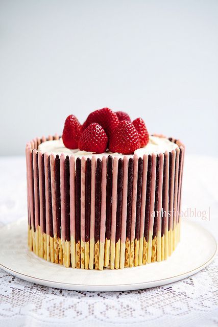 Pocky Cake, Choco Cake, Pie Decoration, Cakes Decorating, Gourmet Cakes, Cake Decorating Frosting, Pretty Dessert, Buttercream Recipe, Drip Cake