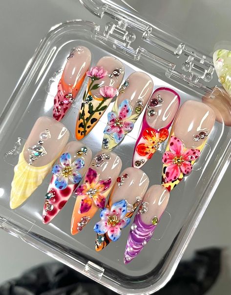 Floral Press-on Nails/custom Press on Nails/handmade Nail/sasinanail/y2k/ 3D Floral Nail/summernail - Etsy Thailand Nail Salon Aesthetic, Future Makeup, Nail Flowers, Y2k 3d, Ocean Flowers, Cruise Nails, Best Press On Nails, August Nails, Flowers Autumn