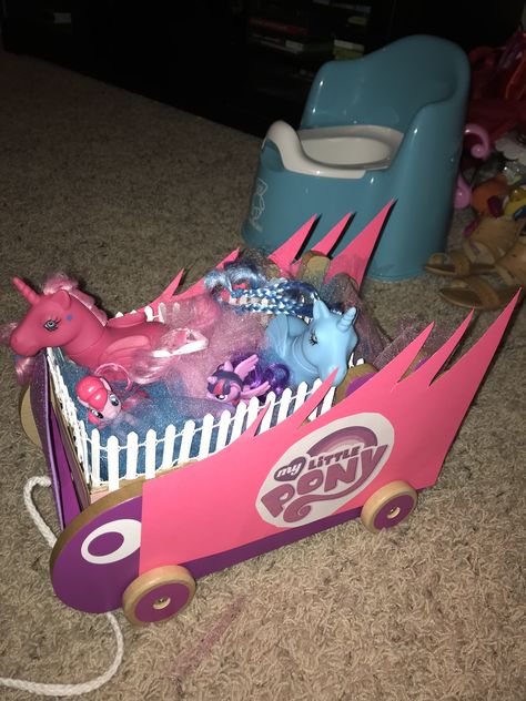 Fiesta Float, Shoebox Float, Mardi Gras Float, Kids Projects, Sports Day, Projects For Kids, Shoe Box, Mardi Gras, My Little Pony