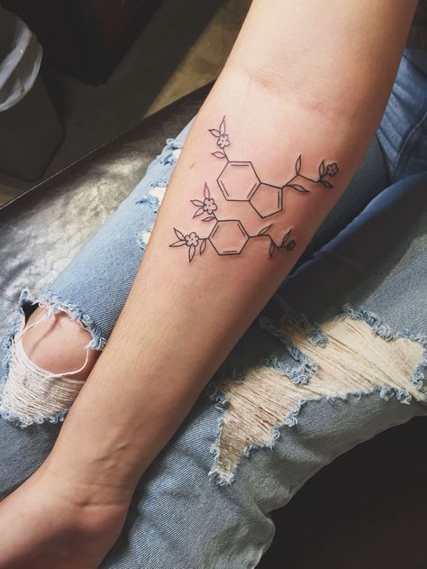 Dopamine and serotonin molecules by Courtney O'Shea Everlasting Tattoo San Francisco is you STEEN Everlasting Tattoo, Dopamine Tattoo, Serotonin Tattoo, Dopamine And Serotonin, Serotonin Molecule, Molecule Tattoo, 4 Tattoo, Modern Tattoos, Little Tattoos