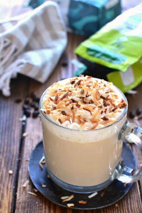 Coconut White Chocolate Mocha Easy Truffle Recipe, Coconut Latte, Truffle Recipe Easy, White Chocolate Coconut, Mocha Drink, Easy Truffles, Easy Home Recipes, White Chocolate Mocha, Chocolate Mocha