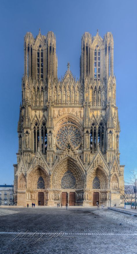 Cathédrale Notre-dame, Reims France, Gothic Cathedrals, Cathedral Architecture, Sacred Architecture, Religious Architecture, Old Churches, Cathedral Church, Town Street