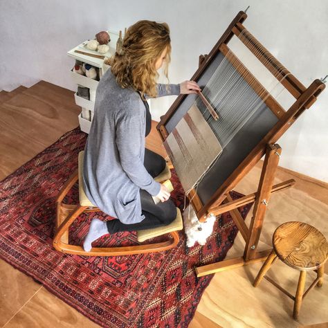 Loom Photography, Weaving Photography, Kneeling Chair, Tree Watercolor Painting, Weaving Loom Diy, Weaving Loom Projects, Medieval Tapestry, Textiles Artwork, Weaving Rug