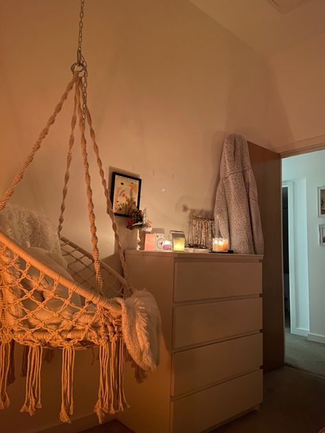 Hanging Chair Room Ideas, Swings Bedroom, Cozy Hanging Chair, Hang Chair In Bedroom, Hanging Chairs Indoor, Floating Chair Bedroom, Floating Chairs, Hangout Corner In Bedroom, Hanging Chair In Room