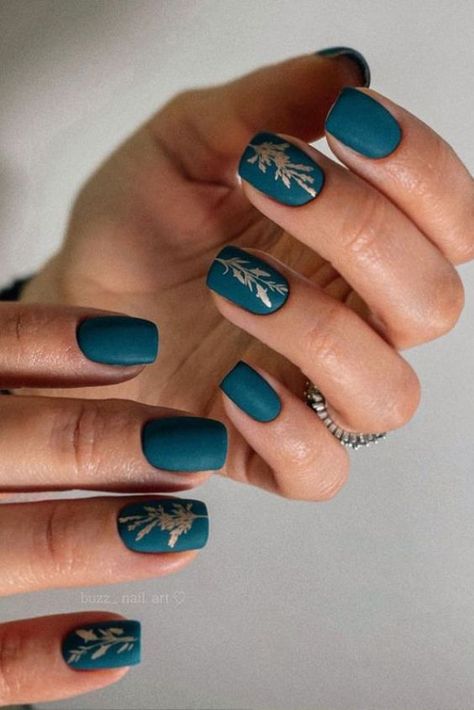 20 Flattering Teal Nail Designs To Fall In Love With Dark Teal And Orange Nails, Fall Turquoise Nails, Teal Fall Nail Designs, Turquoise Fall Nails, Fall Teal Nails, Cute Teal Nails, Deep Teal Nails, Teal Color Nails, Gel Nail Designs Fall