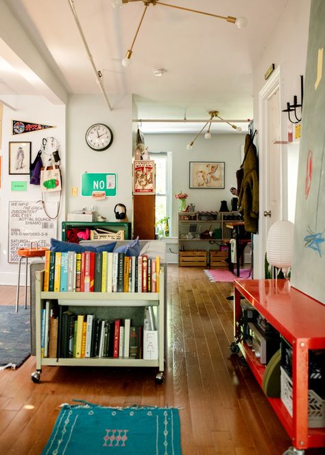 Tour an Eclectic, Vintage-Filled Clinton Hill Rental Apartment | Apartment Therapy Before After Kitchen, Bedroom Traditional, Traditional Dining Rooms, Brooklyn Apartment, Home Financing, Rental Apartment, House Apartment, Apartment Inspiration, Eclectic Home