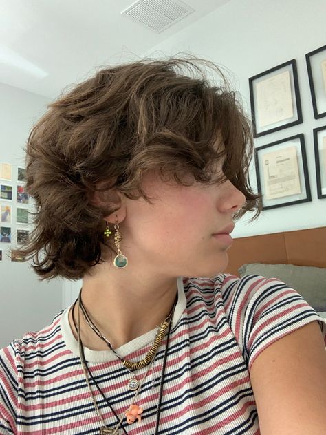 #curly #shorthair #brunette #layers #hair #haircut Haircut Short Curly Hair For Women, Short Hair And Dress, Short Hairstyle Layered, Short Hairstyle Women 360 View, Curly Layered Hair Short, Layered Bob Wavy Hair, Really Short Layered Haircuts, Short Hair Inspiration Layers, Cute Short Haircuts Curly Hair