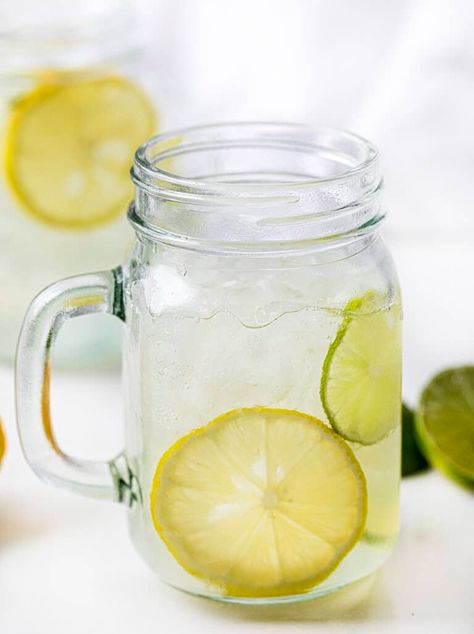 Homemade Lemon-Lime Soda is a non-alcoholic carbonated drink made with simple syrup, freshly squeezed lime juice, and sparkling water. Homemade Soda, Lemon Lime Soda, Easy Soda Recipe, Sprite Recipe, 7-up recipes, drinks, recipes, i am baker, iambaker Sprite Recipe, Soda Stream Recipes, Grape Ice Cream, Lemonade Iced Tea, Summer Beverages, Cups Recipes, Frosted Lemonade, Dessert Cups Recipes, Stay At Home Chef