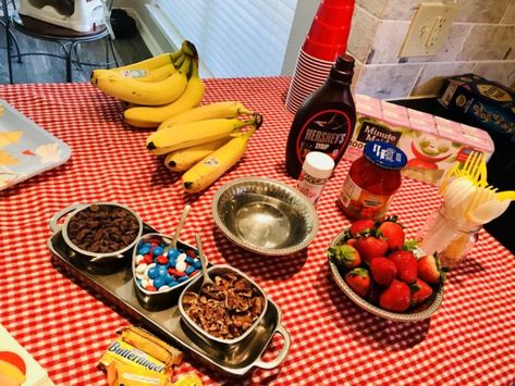 Banana Split Bar Party :: Easy Summer Party Idea Banana Split Bar, Banana Splits, Summer Party Themes, Food Summer, Bar Party, Summer Theme, A Banana, Banana Split, Charcuterie Boards