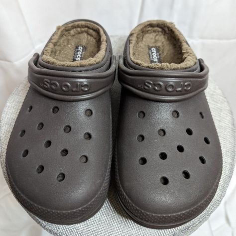 Chocolate brown fur lined Crocs, size Junior 3 Cool Clothing Style, Fur Lined Crocs, Brown Crocs, Lined Crocs, Crocs Ideas, Chocolate World, Brown Fur, Iphone Photo, Cool Clothing