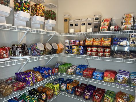 Pantry Full Of Snacks, Fully Stocked Pantry, Snacks In Pantry, Stocked Pantry Goals, Snack Pantry Organization, Snack Storage Ideas, Snack Pantry, Snacks Pantry, Pantry Restock