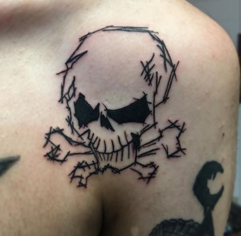 Black Out Skull Tattoo, Cod Mw2 Tattoo, Grunge Skull Tattoo, Skull Tattoos Aesthetic, Y2k Skull Tattoo, Tattoo Ideas Female Emo, Cool Emo Tattoos, Small Animal Skull Tattoo, Simple Alternative Tattoos