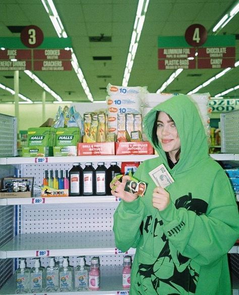 Billie Smiling, Billie Aesthetic, Grunge Hair, Canvas Pictures, Bad Guy, Favorite Person, Billie Eilish, Plastic Bag, Fanfiction