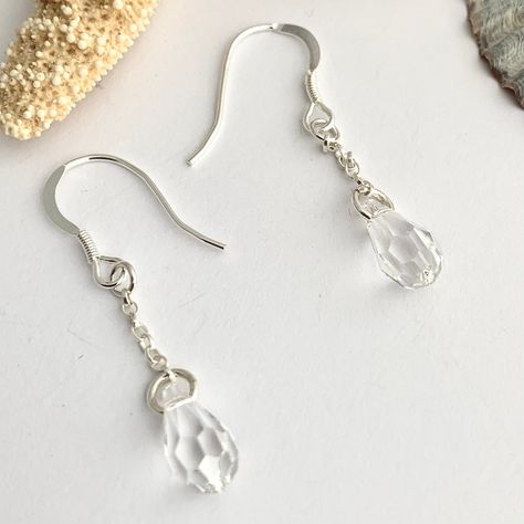 Beautiful delicate little crystal tear drop wedding earrings created with high quality clear faceted beads. The beads hang from pretty sterling silver chain and ear wires. These minimalist earrings are very dainty and catch the light as they move and are perfect for any occasion. They would be ideal for your summer or beach wedding for an elegant sophisticated touch of sparkle or for your lovely bridesmaids. Also perfect as a birthday or anniversary gift. ♡ SIZE Length: 3 cm excluding the ear wi Beach Wedding Earrings, 15th Wedding Anniversary, Beach Wedding Jewelry, Wave Jewelry, Bridesmaid Thank You, Bridal Earrings Drop, Wedding Earrings Drop, Prom Earrings, Jewelry Birthday