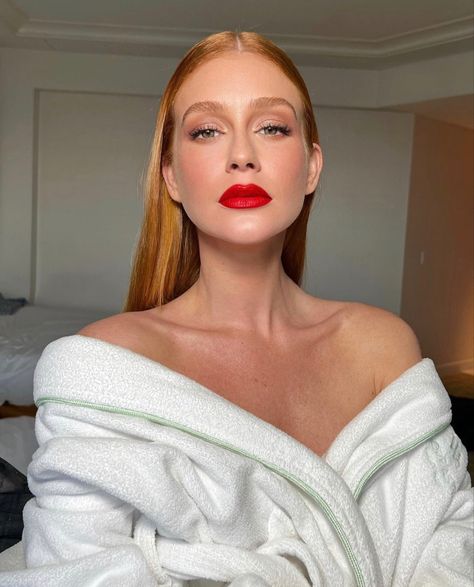 Blonde Hair Red Lips, Wedding Dinner Dress, Ginger Makeup, Red Lips Makeup Look, Redhead Makeup, Red Lip Makeup, Strawberry Blonde Hair, Red Hair Color, Bride Makeup