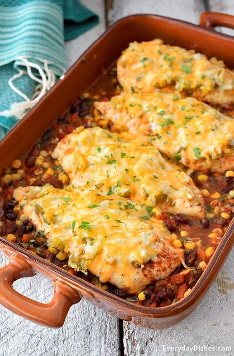 Santa Fe baked chicken recipe Baked Chicken Recipe, Diner Recept, One Dish Dinners, Idee Pasto Sano, Baked Chicken Recipes, Quesadillas, Mexican Dishes, Tex Mex, Turkey Recipes