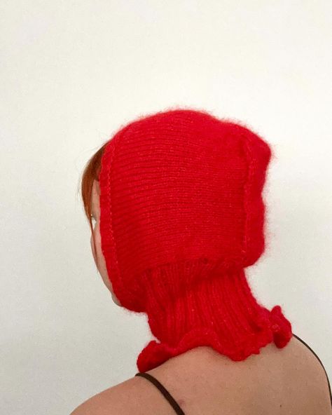 The softest balaclava off the needles… Mix of mohair, silk and alpaca, perfect for cold autumns and heavy winters! I will soon start updating the web ✨ but right now DM for more colors or come and see me @baltijaamaturg Loovturg 16.11 👀 Come And See, See Me, Alpaca, Right Now, Felt, Silk, Quick Saves, Color