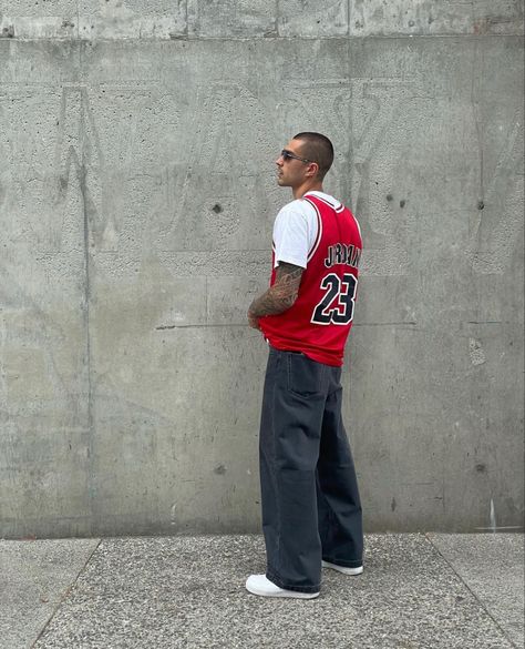 Baseball Jersey Outfit Men, Baseball Jersey Outfit, Bloke Core, Dance Comp, Red Outfits, Ny Style, Outfit Streetwear, Stylish Men Casual, Outfit Red