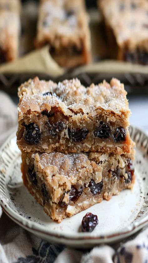 How to Make Old Fashioned Raisin Bars Recipe Oatmeal Raisin Cookie Bars Recipes, Dessert With Raisins, Raisin Desserts, Recipes With Raisins, Raisin Bars Recipe, Raisin Squares Recipe, Raisin Squares, Raisin Bars, Oatmeal Raisin Bars