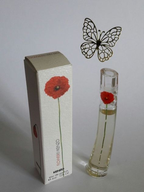 Lamp Perfume Kenzo, Lamp Perfume, Perfume Kenzo, Kenzo Flower, Pretty Perfume, Flower Perfume, Pretty Perfume Bottles, I Love Lamp, Perfume Lover