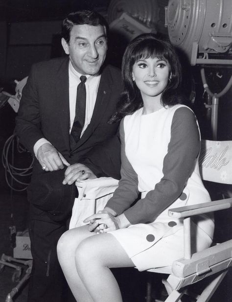 Danny and his daughter- Marlo.  Danny Thomas real name is - Amos Alphonsus Muzyad Yakhoob.  Yep. That Girl Tv Show, 83rd Birthday, Danny Thomas, Marlo Thomas, Famous Stars, Stars Then And Now, Father Daughter, Classic Tv, Stock Pictures