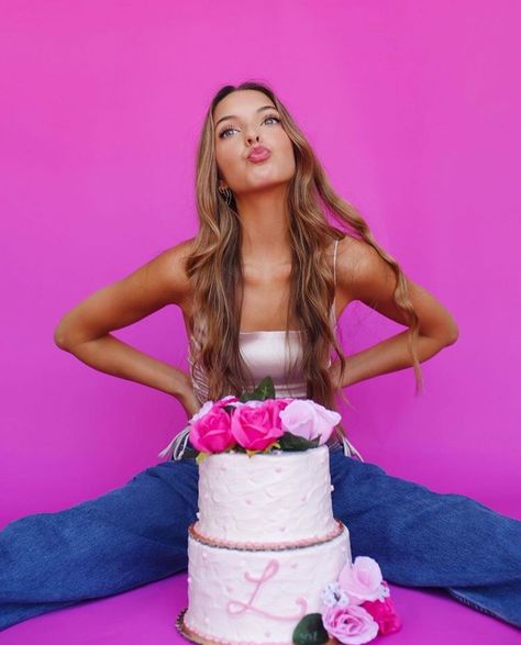 #lexi #famous #birthday Piper Clothing, Rebecca Zamolo, Lexi Rivera, Carter Reynolds, Famous Youtubers, Brent Rivera, Instagram Queen, Emo Guys, Best Friends For Life