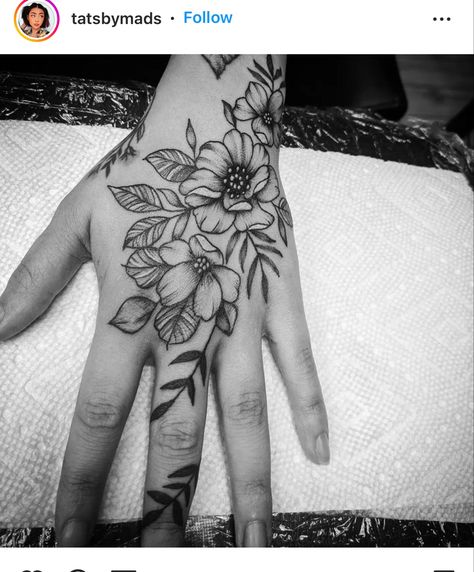 Floral Hand And Wrist Tattoo, Flower Hand And Wrist Tattoo, Flower Tattoo On Hand For Women, Floral Hand Tattoo Design, Hand Tattoos Feminine, Sleeve Hand Tattoo, Hand Flowers Tattoo, Hand Tattoos Like Henna, Top Of The Hand Tattoos