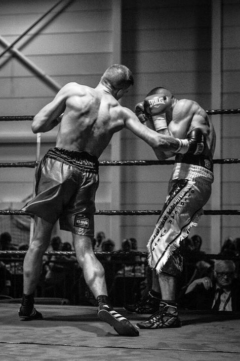 Boxer Aesthetic, Photography Sport, Boxing Images, Boxing Match, Boxing Posters, Martial Arts Boxing, Boxing History, Boxing Gym, Combat Sport