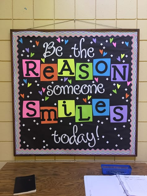 Be The Reason Someone Smiles Today Bulletin Board. Bulletin Board Ideas Middle School Classroom Decor, Work Bulletin Boards, Diy Bulletin Board, Nurses Office, Classroom Decor High School, Diy Classroom Decorations, Church Bulletin Boards, Library Bulletin Boards, Nurse Office