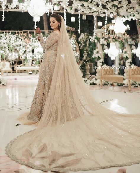 Minal Khan Wedding Dress, Minal Khan Bridal Shoot, Minal Khan Valima Look, Minal Khan Walima Look, Minal Khan Reception Look, Minal Khan Walima Dress, Waleema Bridal Dresses, Pakistani Walima Dress Brides, Minal Khan Wedding Pics