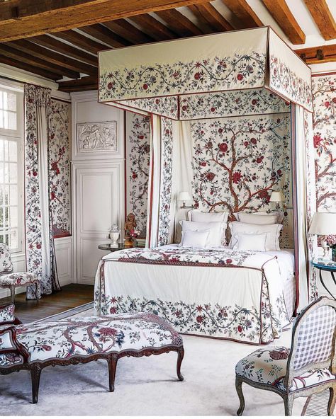 Fantastic canopy in « Le Grand Genois » from Braquenié at @jchristopherburch’s home by @marcoscarani and Michel Pinet ! Featured in… Country Romance, Pretty Bedding, French Brocante, Canopy Beds, Glam Pad, French Interiors, Rustic Chair, Floral Interior, French Fabric