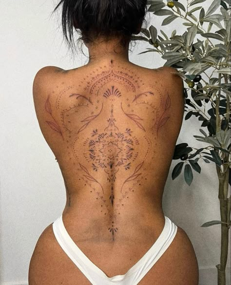 Sci Fi Tattoos, Hamsa Tattoos, Knot Tattoos, Tattoos Lotus, Swallow Tattoos, Tattoos Celtic, Tattoos Cross, Feminine Back Tattoos, Lotus Tattoos