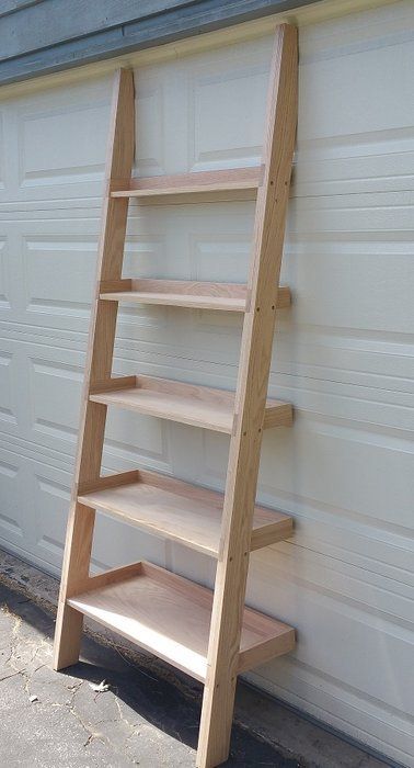 Leaning Plant Shelf, Diy Leaning Ladder Shelf, Cheap Diy Shelves, Outside Shelves, Pallet Ladder, Diy Ladder Shelf, Shelf Pallet, Ladder Shelf Decor, Leaning Ladder Shelf