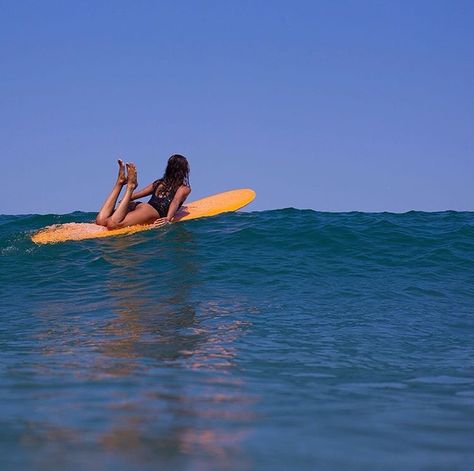 Surfer Girl Aesthetic, La Summer, Surfing Aesthetic, Surf Aesthetic, Beach Girl Aesthetic, Surf Girl, Surf Vibes, Summer Surf, Surf Life