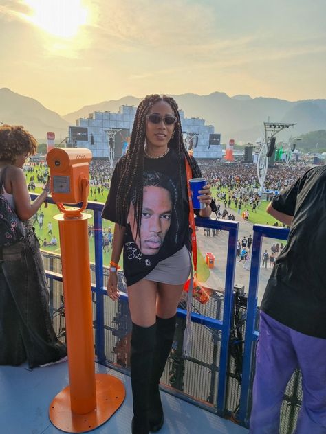 Inspo look festival  #outfit #festival #rockinrio Camp Flog Gnaw Outfits Women, Music Festival Outfits Black Women, Cold Festival Outfit, Black Festival Outfit, Edm Festival Outfit, Outfit Festival, Rolling Loud, Look Festival, Music Festival Outfits