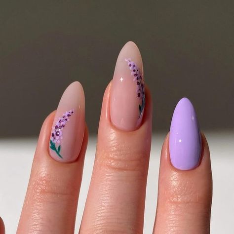 Cute Happy Nails, Lavender And Yellow Nails, Lilac Flower Nails, Lavender Flower Nails, Lavender Nail Design, Easter Wish, Lilac Nails Design, Easter Nail, Lilac Nails