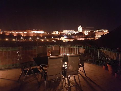 Penthouse With Free Garage in Budapest Budapest Apartment, Hamburg Airport, Rooftop Apartment, Duplex Penthouse, Buda Castle, Rooftop Pool, Budapest Hungary, Outdoor Dining Area, City Center