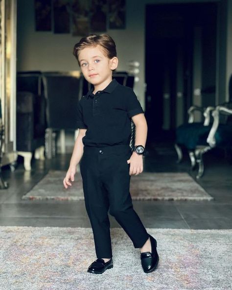 2024 Boys' Casual Fashion: Smart Styles & Swag Outfits for Kids Boys Dressy Outfits, Mommy Son Outfits, Outfits For Kids, Kids Dress Boys, Baby Boy Outfits Swag, Outfit Elegantes, Clothes For Boys, Baby Boy Dress