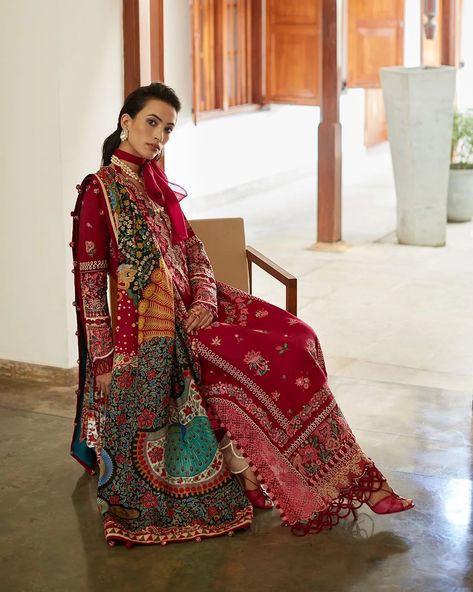 Elan Lawn, Clothes Pakistani, Party Wear Outfits, Clothes Uk, Pakistani Clothes, Pakistani Designer Suits, Winter Shawl, Cerise Pink, Chiffon Collection