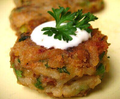 Lentil Cakes, Recipes For Lent, Crispy Cakes, Vegan Lentil Recipes, Lentil Cake, Creamy Horseradish, Creamy Horseradish Sauce, Horseradish Sauce, Lentil Recipes