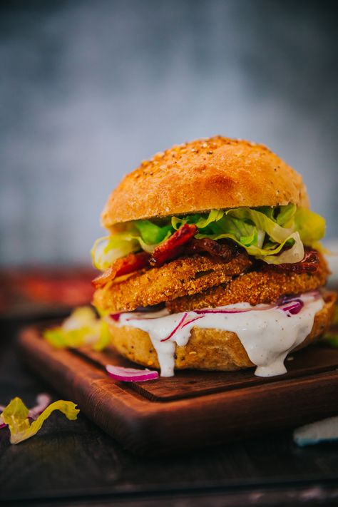 Fried Green Tomato Sandwich Recipe, Fried Green Tomato Blt Sandwiches, Fried Green Tomato Salad, Heirloom Tomato Sandwich, Fried Green Tomato Blt, Green Tomato Blt, Tomato Sandwich Recipes, Classic Blt Sandwich, Blt Recipes