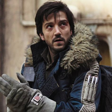 Cassian Andor Hair, Cassian Andor Aesthetic, Cassian Andor Icons, Diego Luna Cassian Andor, Luke Skywalker Aesthetic Icon, Diego Luna Rogue One, Diego Luna Andor, Andor Series, Star Wars Screencaps