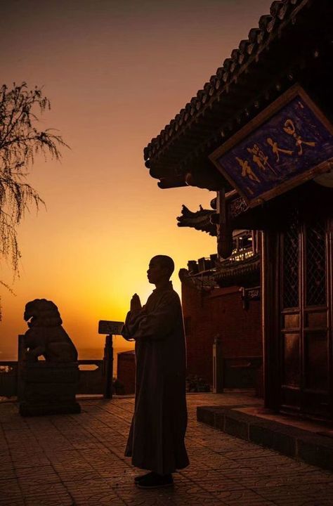 ...Zen > WabiSabi < Zen... Shaolin Monks Wallpaper, Shaolin Temple Wallpaper, Monastery Aesthetic, Shaolin Monastery, Close Your Mouth, Monk Meditation, Shaolin Temple, Shaolin Monks, Shaolin Kung Fu