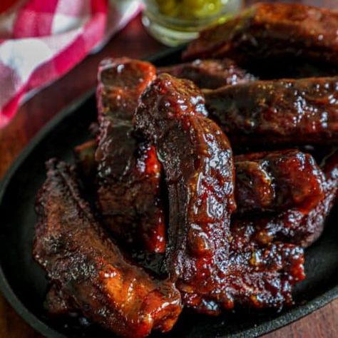 Party Ribs (Individually Smoked Ribs Recipe) - Bonappeteach Smoked Ribs Recipe, Party Ribs, Bbq Dry Rub, Burnt Ends, Smoked Meat, Smoked Ribs, Ribs Recipe, Smoker Recipes, Baby Back Ribs