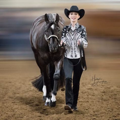 GoHorseShow | Five Unwritten Rules of Showmanship - GoHorseShow Horse Showmanship Outfits, Aqha Showmanship, Horse Showmanship, Showmanship Patterns, Western Pleasure Outfit, Showmanship Outfit, Horse Education, Fancy Coat, Horse Clothes